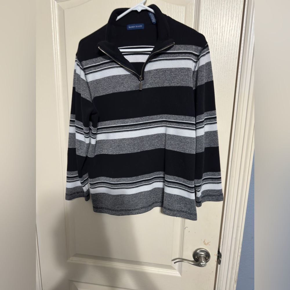 Karen Scott zip up sweater